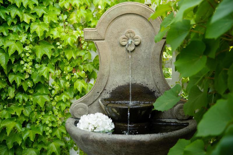 Отель Napa River Inn