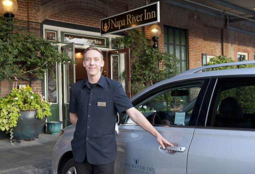Отель Napa River Inn