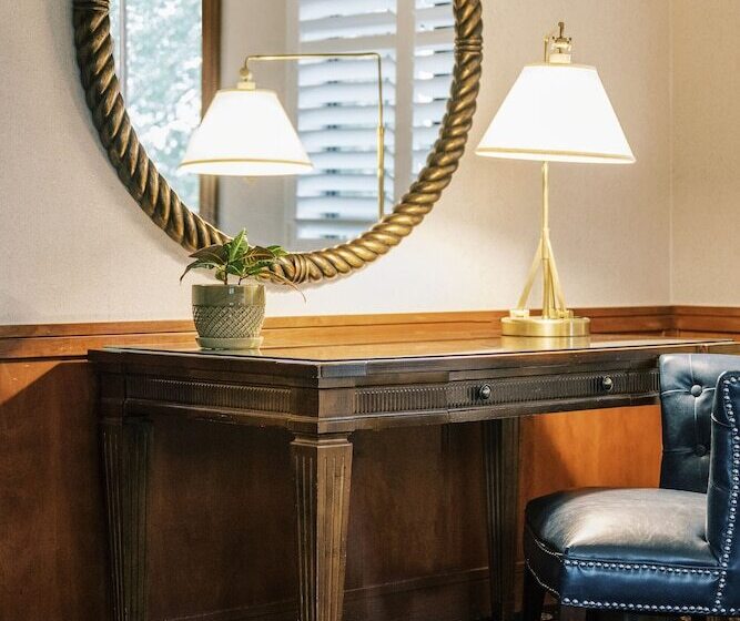 Отель Napa River Inn