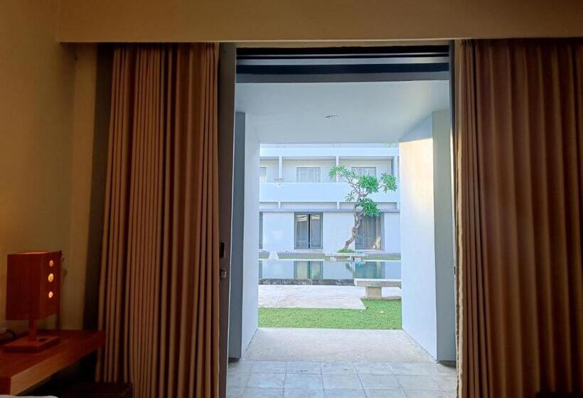 酒店 Kuta Living By Kamara