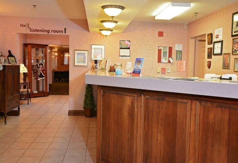 בית מלון כפרי Our Guest Inn And Suites Downtown