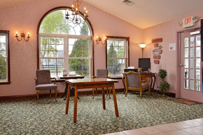 בית מלון כפרי Our Guest Inn And Suites Downtown