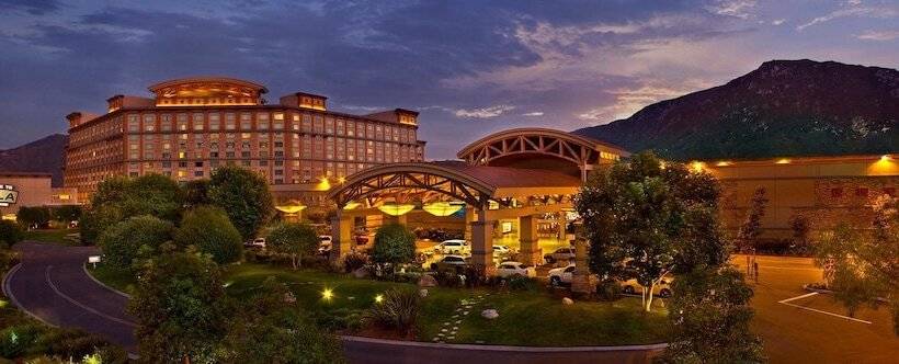 בית מלון כפרי Pala Casino Spa And Resort