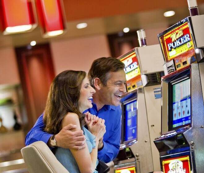 בית מלון כפרי Pala Casino Spa And Resort