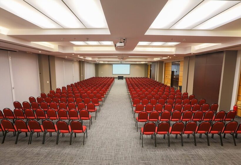 Отель Pestana Curitiba