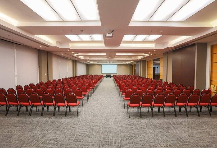 Отель Pestana Curitiba