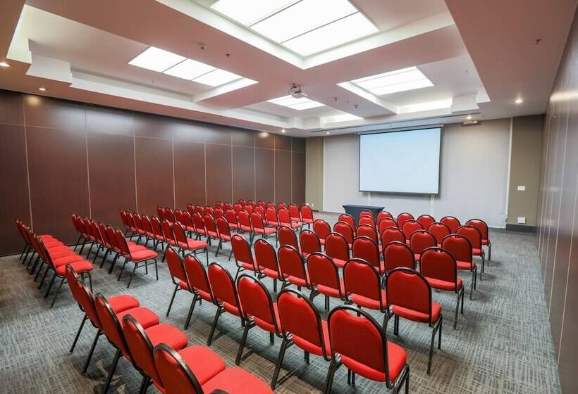 Отель Pestana Curitiba