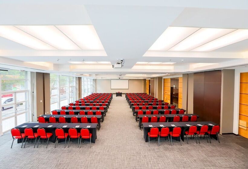 Отель Pestana Curitiba