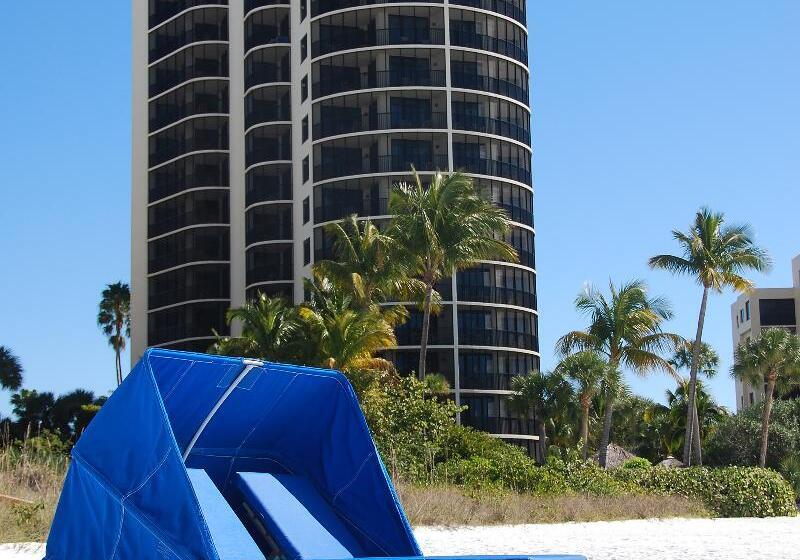 Hotel Pointe Estero Resort