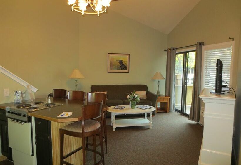 Отель Pointes North Inn Charlevoix