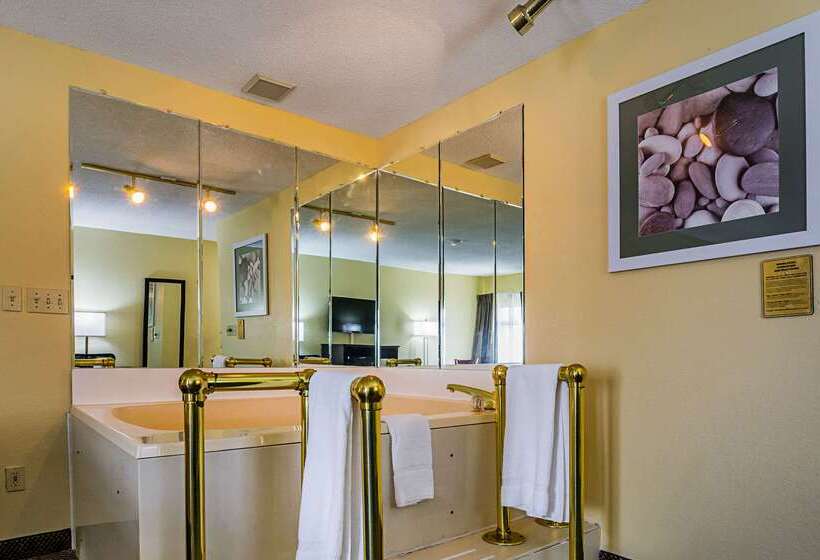 فندق Quality Inn & Suites Greensburg I74