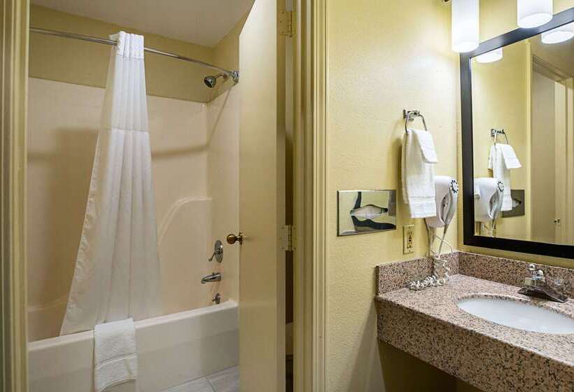 בית מלון כפרי Quality Inn & Suites Greensburg I74