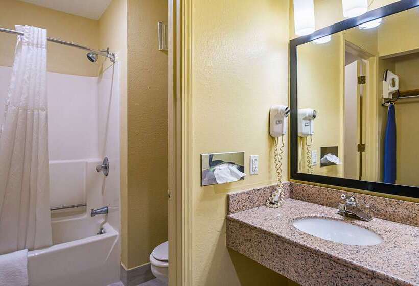 فندق Quality Inn & Suites Greensburg I74