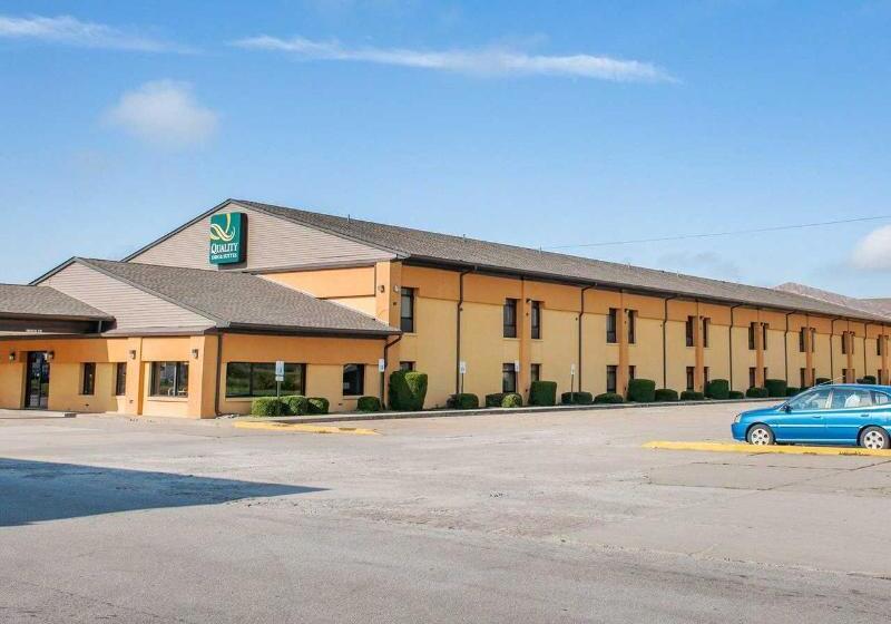בית מלון כפרי Quality Inn & Suites Greensburg I74