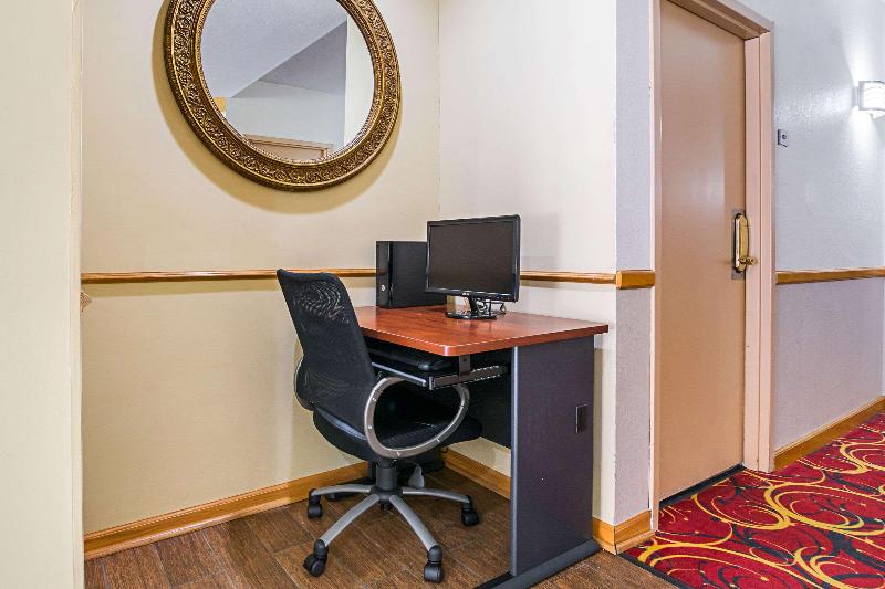فندق Quality Inn & Suites Greensburg I74