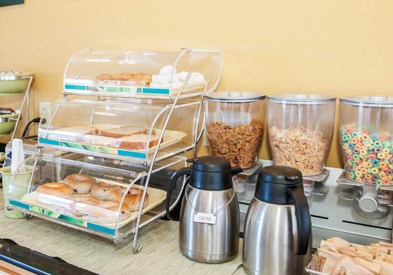 בית מלון כפרי Quality Inn & Suites Greensburg I74