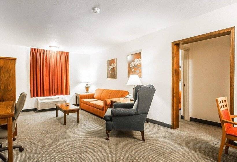 هتل Quality Inn & Suites North