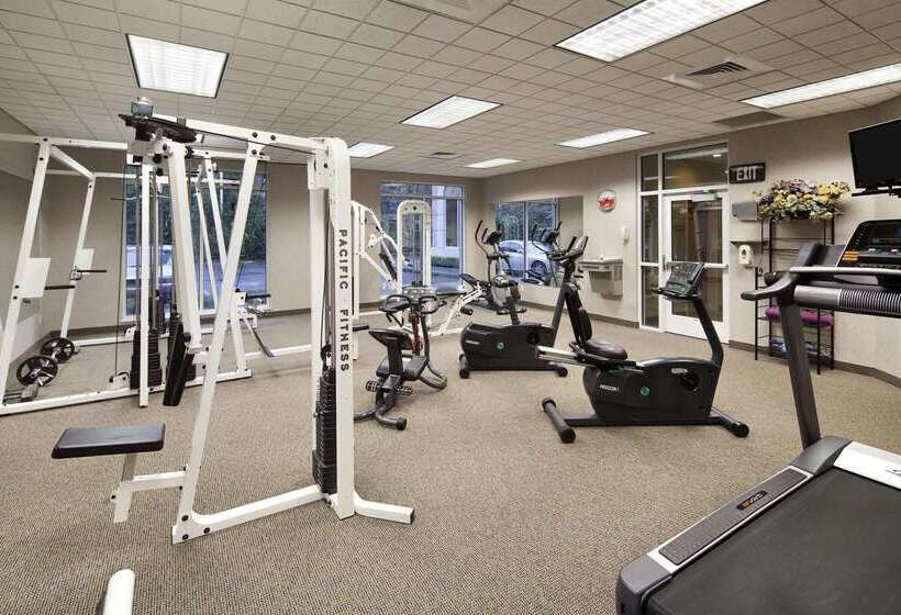 فندق Ramada By Wyndham Olympia