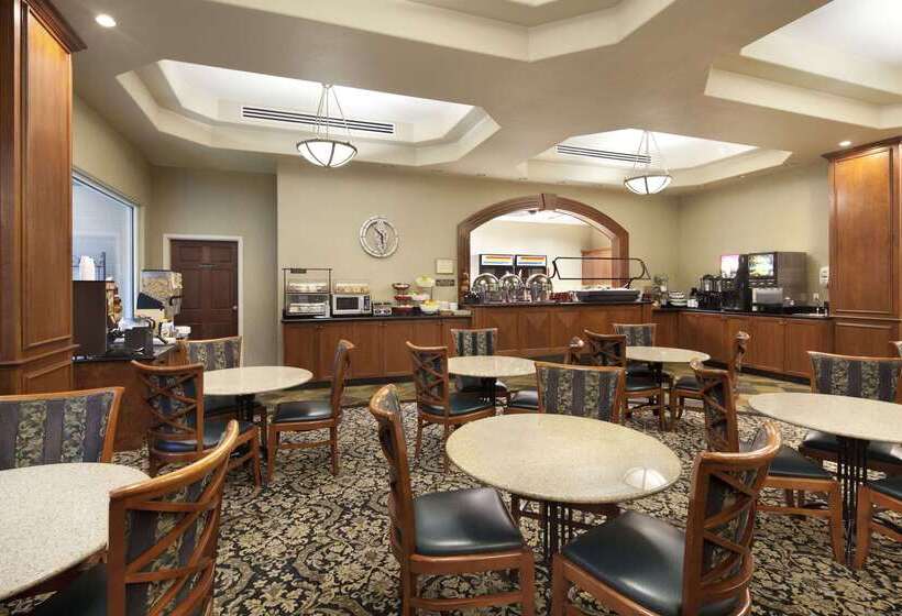 فندق Ramada By Wyndham Olympia