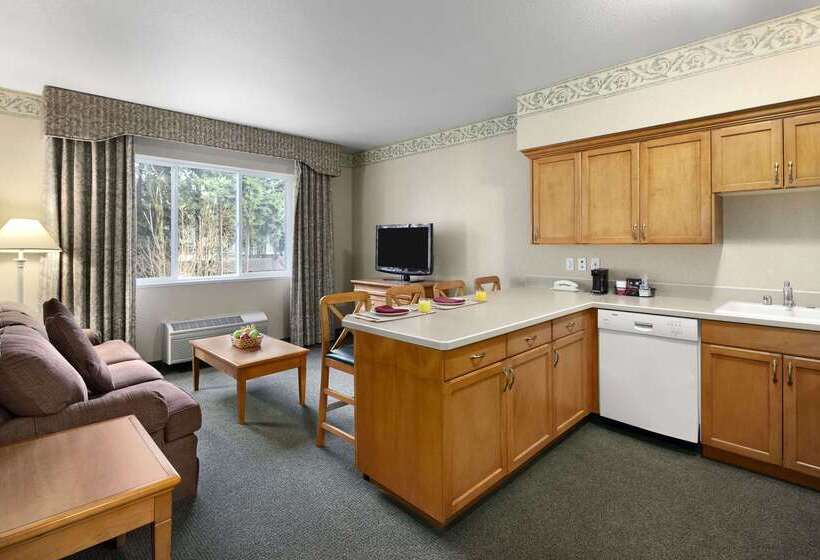 فندق Ramada By Wyndham Olympia