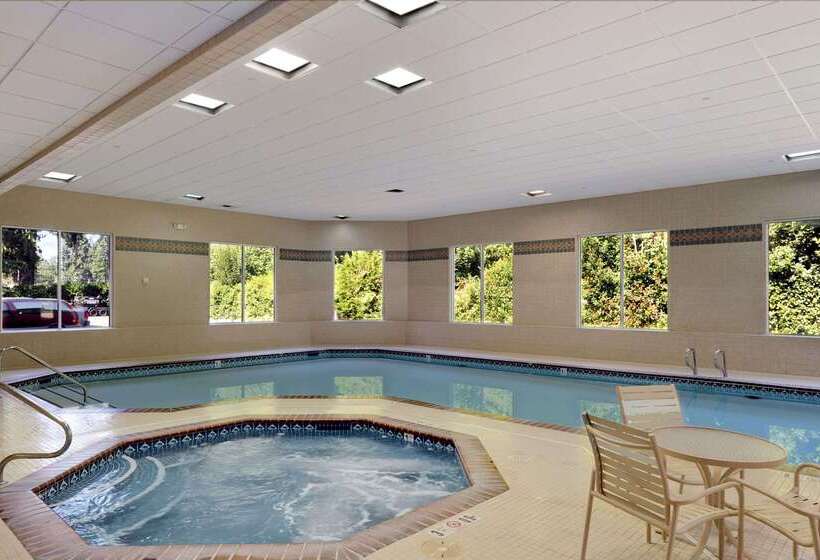 فندق Ramada By Wyndham Olympia