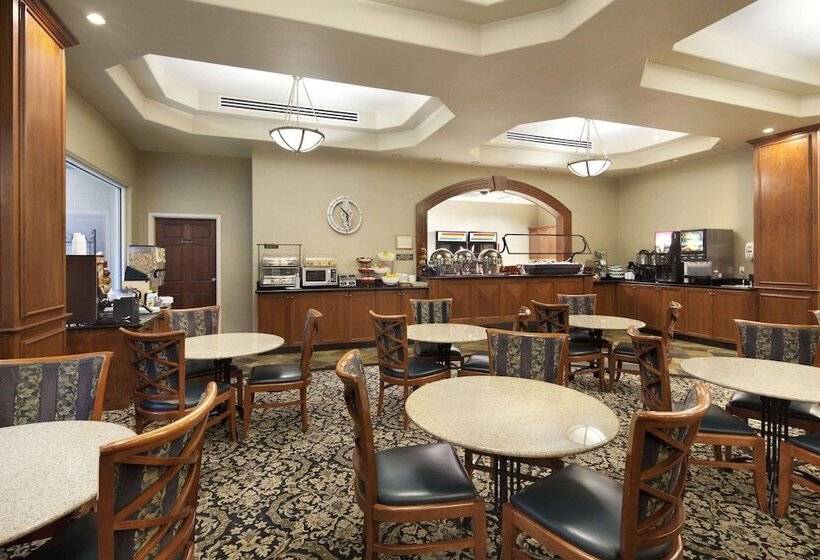 فندق Ramada By Wyndham Olympia