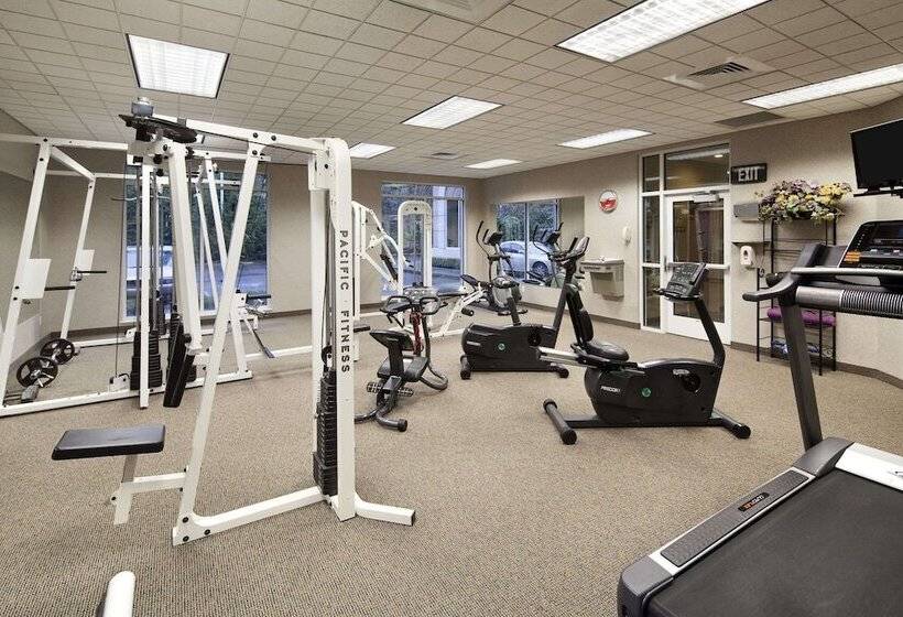 فندق Ramada By Wyndham Olympia