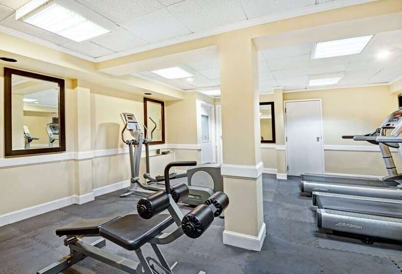 בית מלון כפרי Ramada By Wyndham Seekonk Providence Area