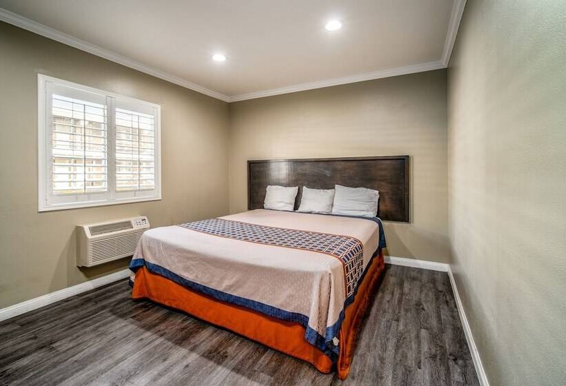 فندق Regency Inn & Suites Downey