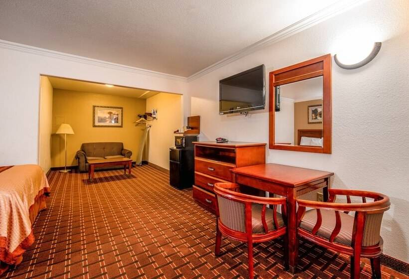 Отель Regency Inn & Suites Downey