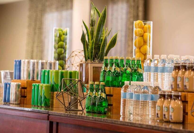 Отель Renaissance Phoenix Downtown