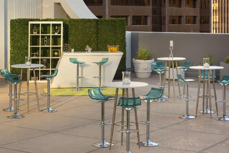 Отель Renaissance Phoenix Downtown