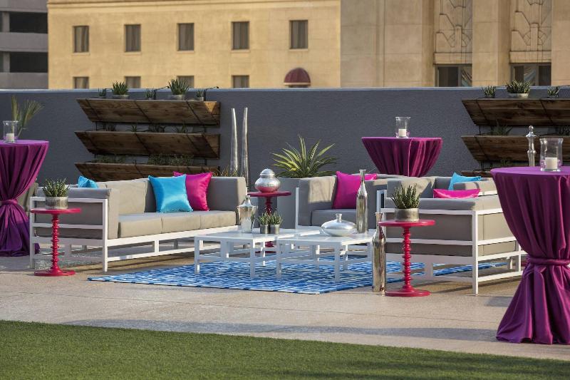 Отель Renaissance Phoenix Downtown