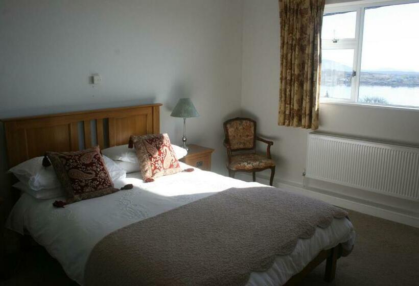 ホテル Roundstone House