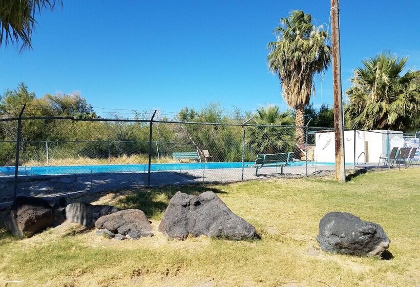 בית מלון כפרי Shoshone Inn