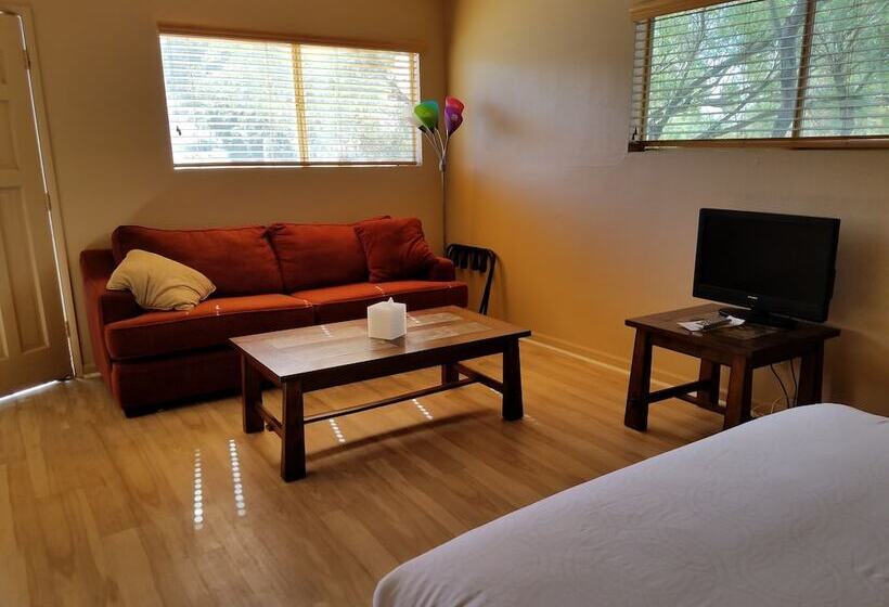 בית מלון כפרי Shoshone Inn