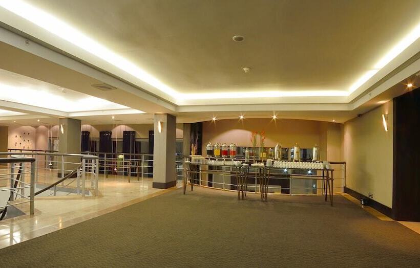 Sol De Oro Hotel & Suites