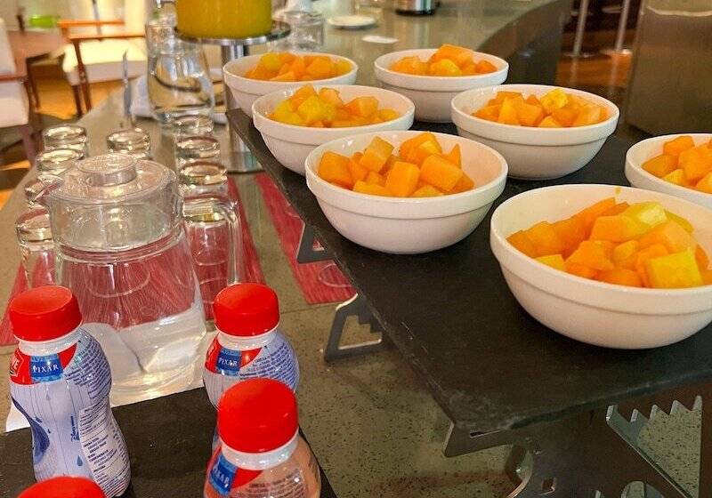 Sol De Oro Hotel & Suites