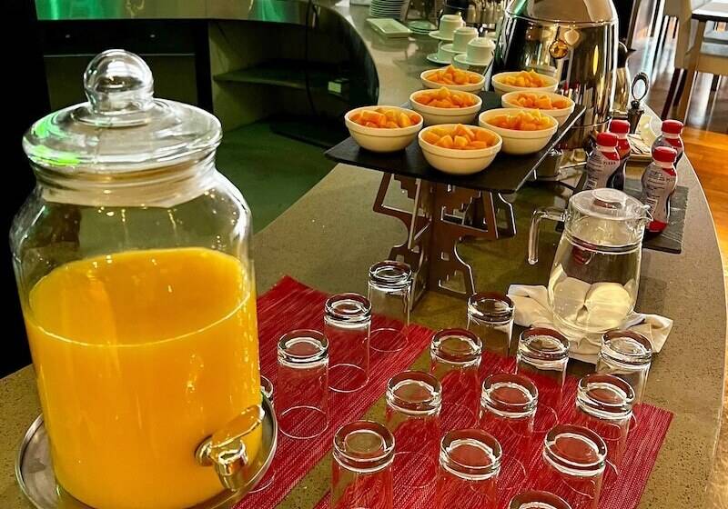 Sol De Oro Hotel & Suites