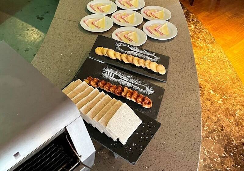 Sol De Oro Hotel & Suites