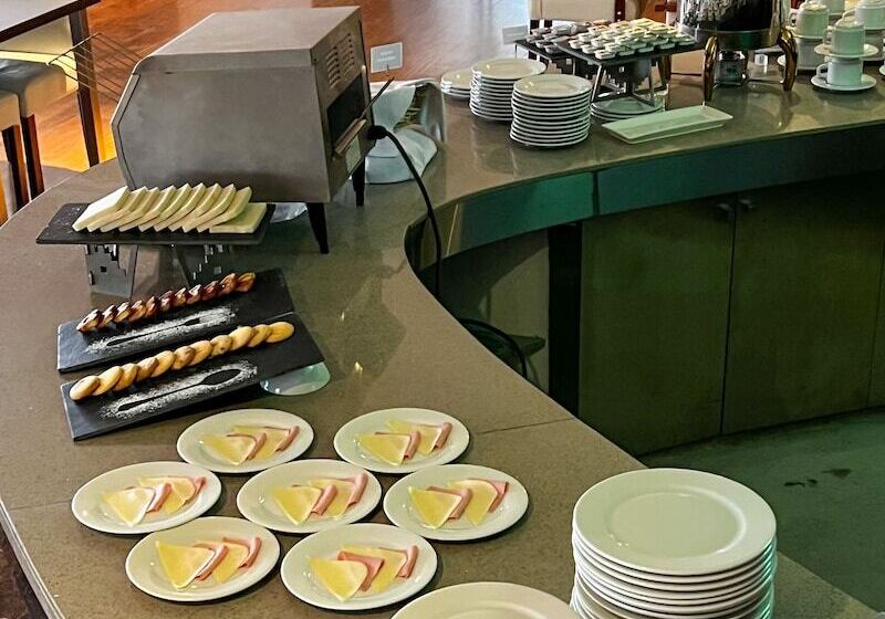 Sol De Oro Hotel & Suites