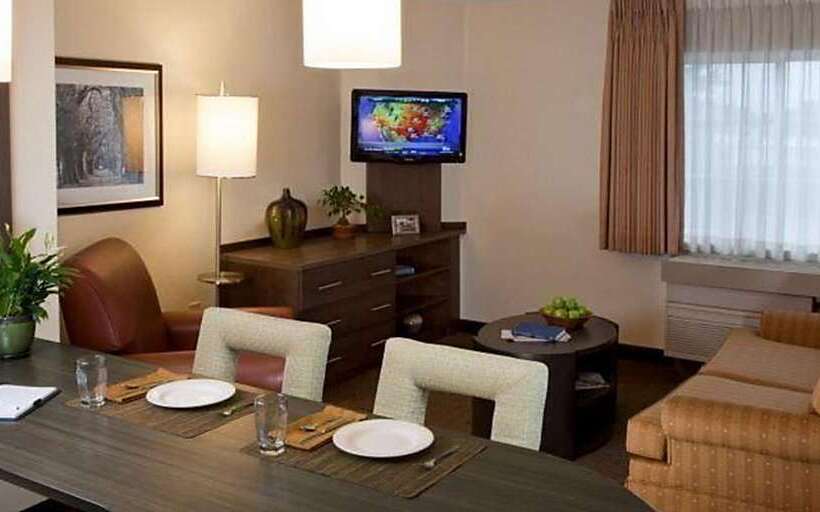 فندق Sonesta Simply Suites Detroit Southfield