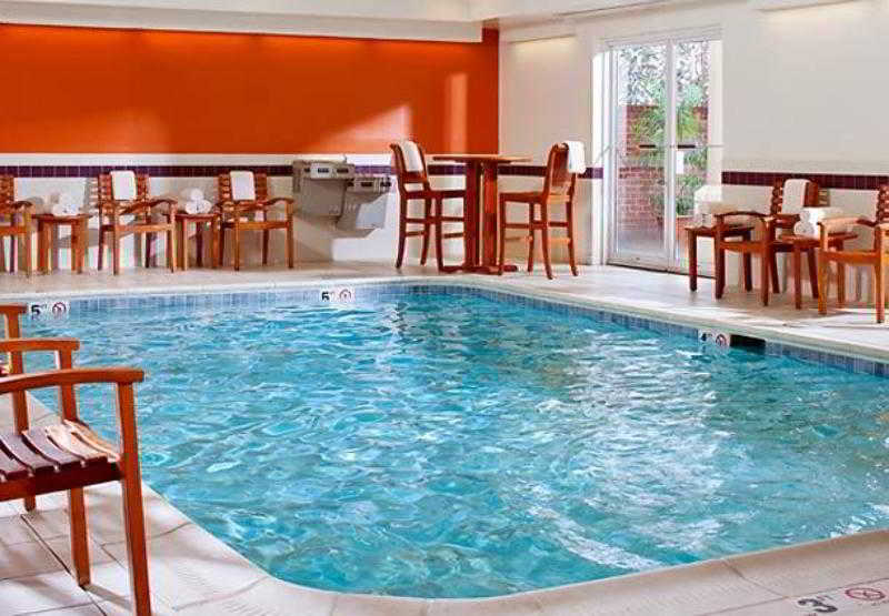 בית מלון כפרי Springhill Suites Herndon Reston