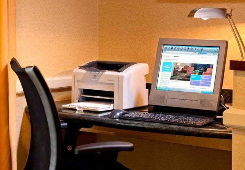 בית מלון כפרי Springhill Suites Herndon Reston