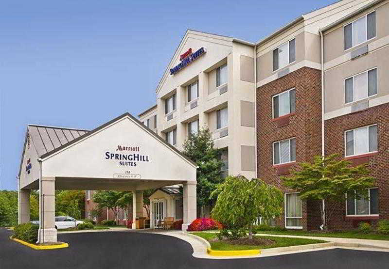 בית מלון כפרי Springhill Suites Herndon Reston