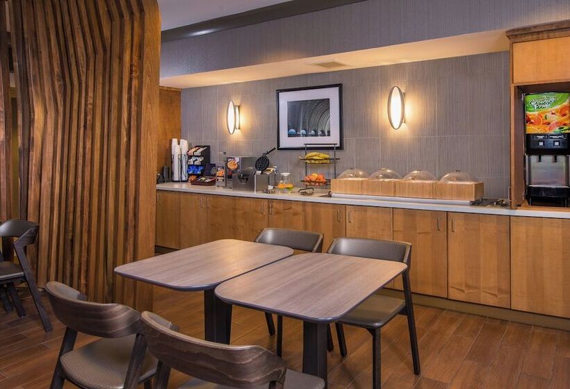 בית מלון כפרי Springhill Suites Herndon Reston