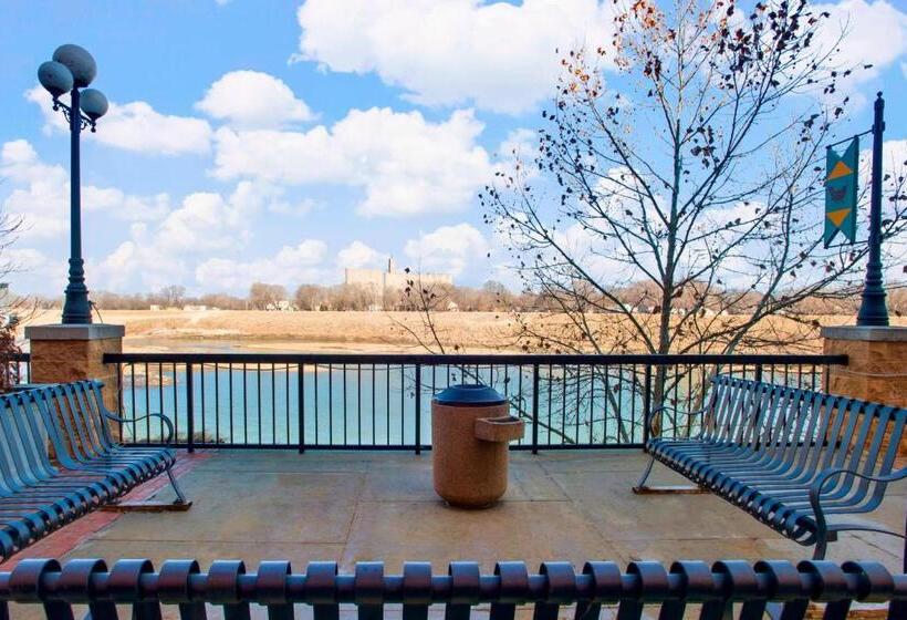 فندق Springhill Suites By Marriott Lawrence Downtown