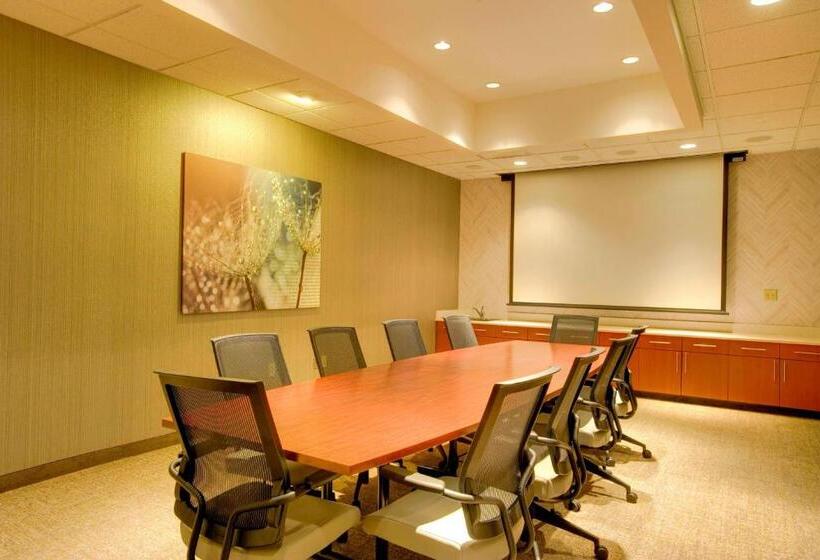 فندق Springhill Suites By Marriott Lawrence Downtown