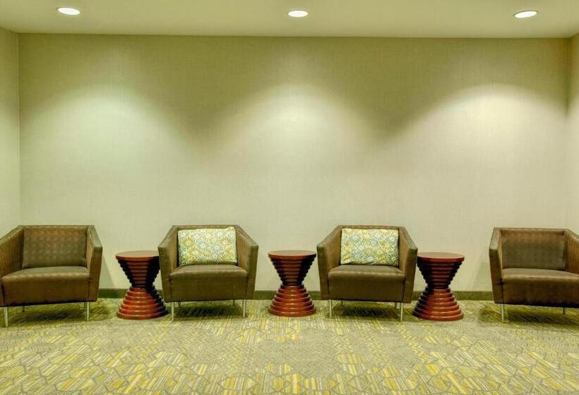 فندق Springhill Suites By Marriott Lawrence Downtown