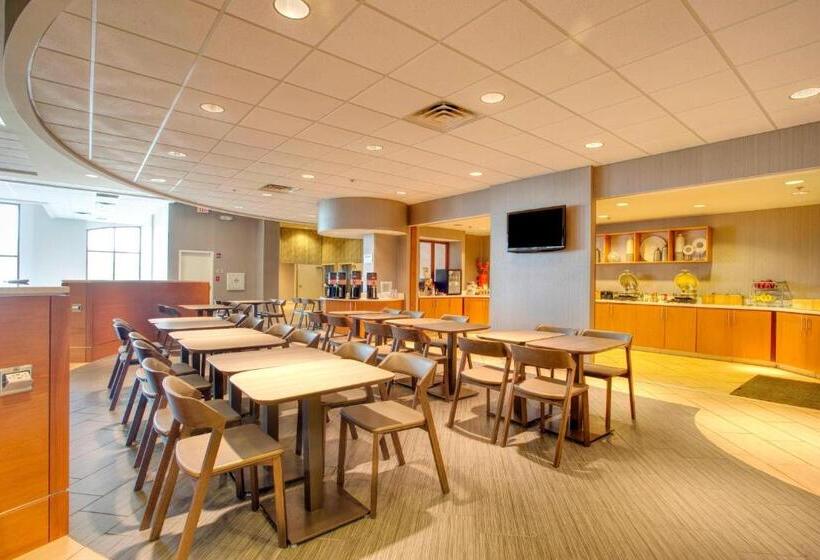 فندق Springhill Suites By Marriott Lawrence Downtown